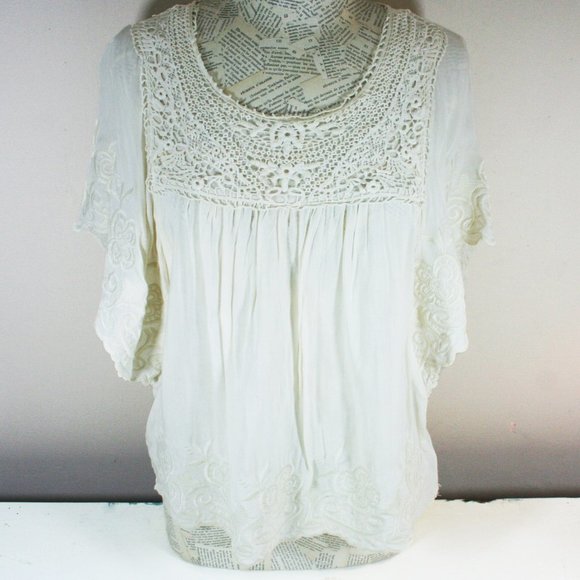 Forever 21 Tops - Forever 21 Batwing Crochet Boho Top
